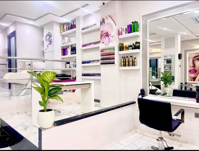 Blond Lady Salon & Spa by Mustapha EL AIL — photo 1 sur 1